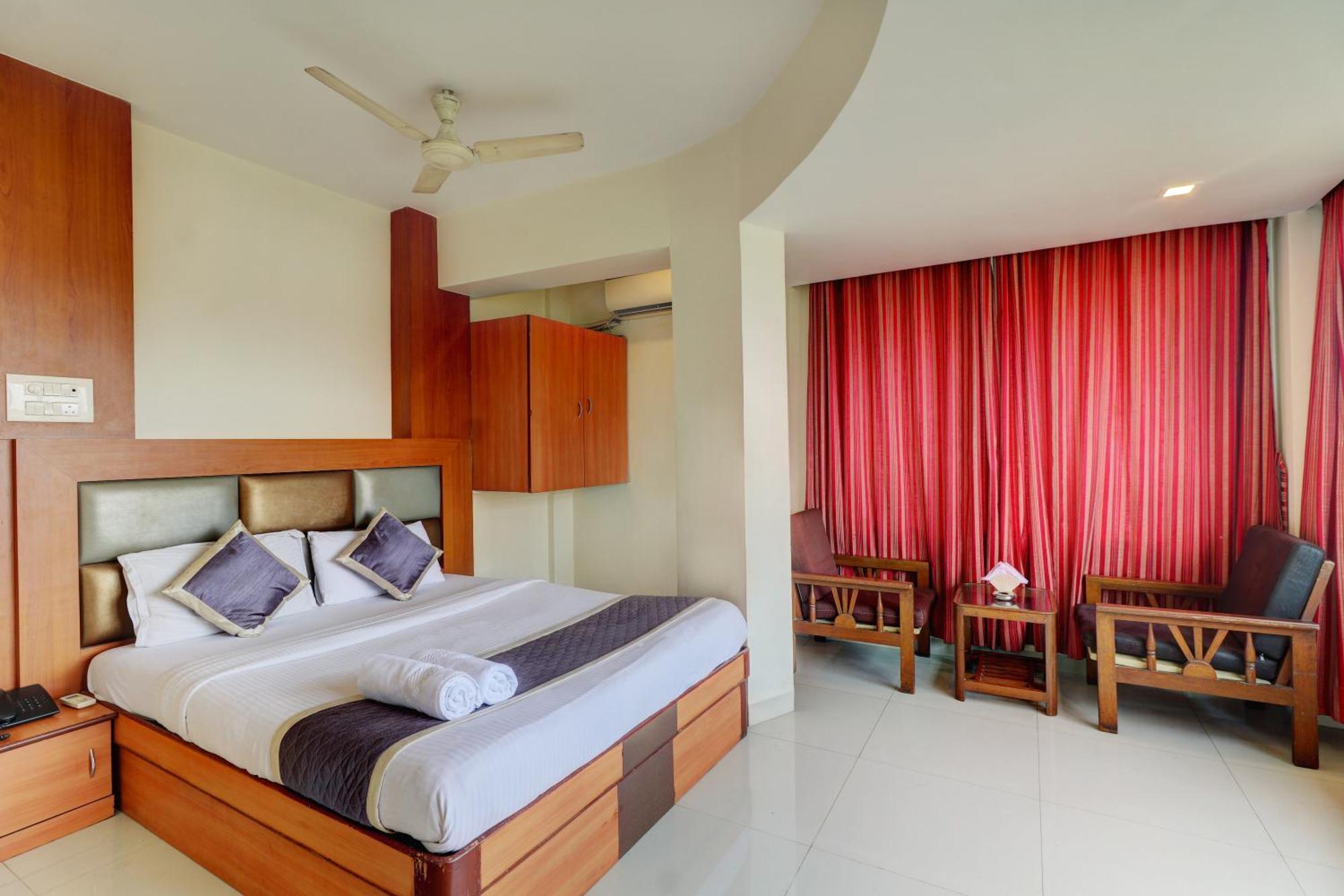 Hotel New Sarovar Grand Panvel Buitenkant foto