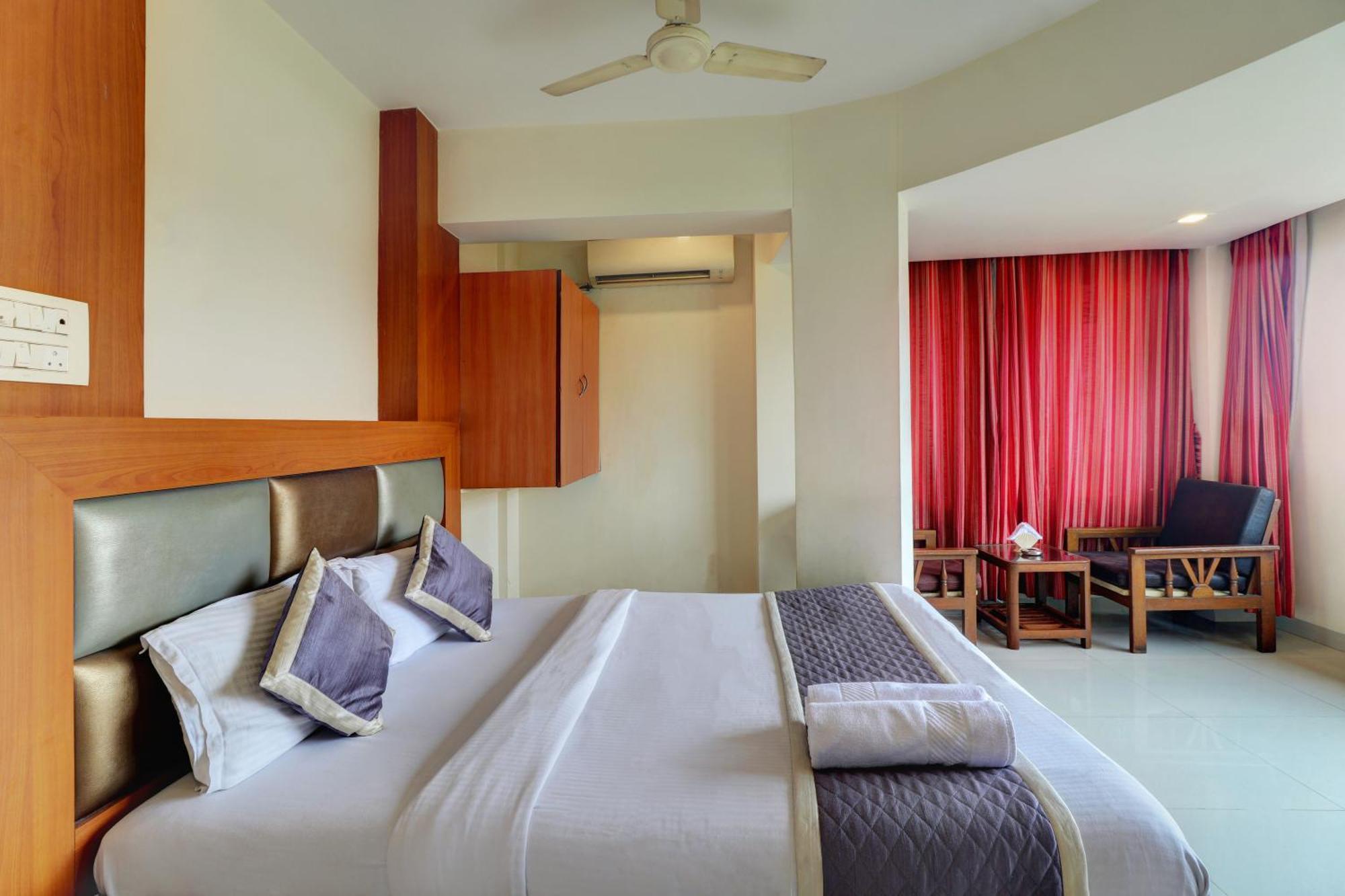 Hotel New Sarovar Grand Panvel Buitenkant foto