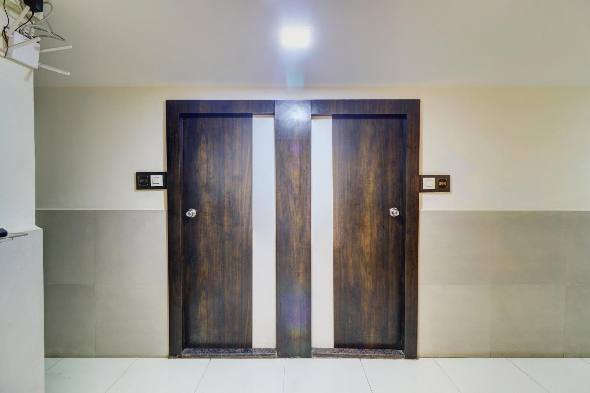 Hotel New Sarovar Grand Panvel Buitenkant foto